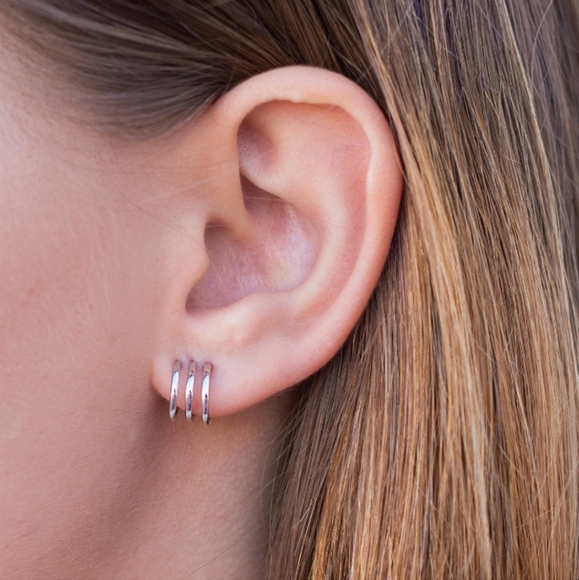 SILVER Triple-band huggie hoop earrings - Picture 2 of 5